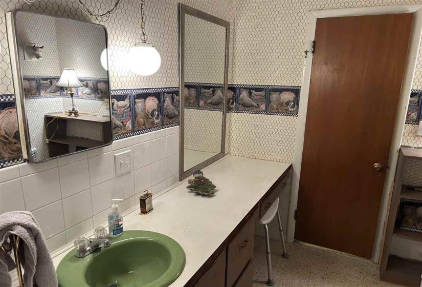 guest bath by utility room