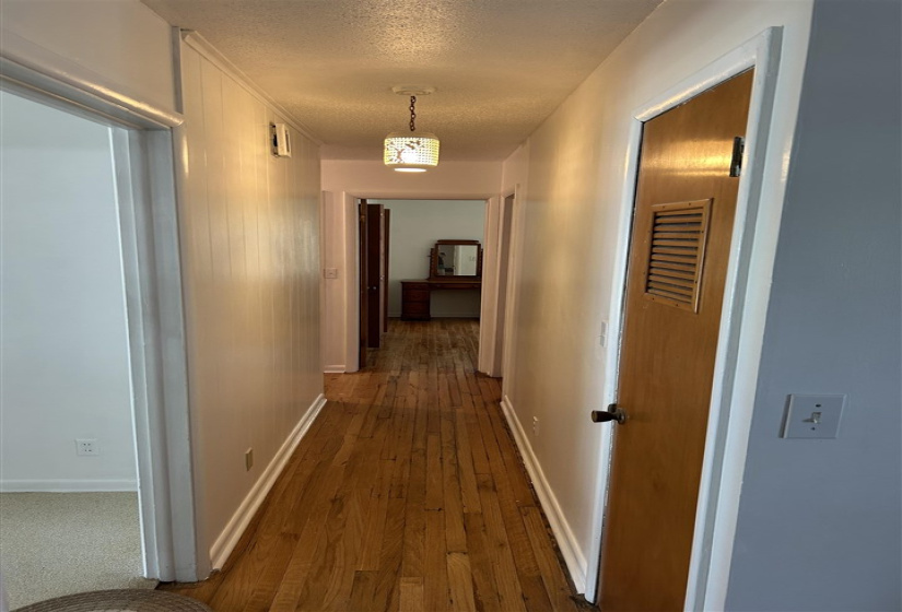4 Bedrooms Bedrooms, ,3 BathroomsBathrooms,Residential,Single Family,Hillcrest,1,132096