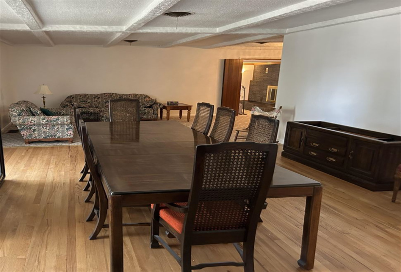 4 Bedrooms Bedrooms, ,3 BathroomsBathrooms,Residential,Single Family,Hillcrest,1,132096