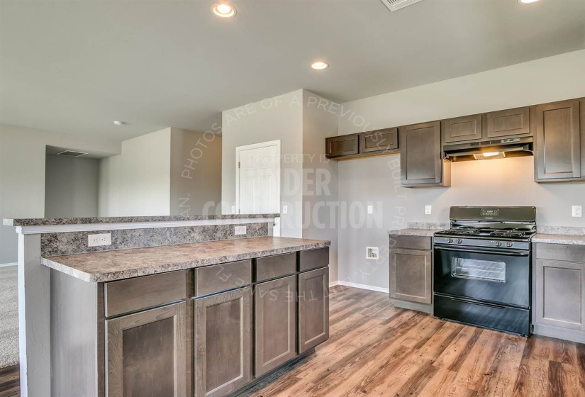 4 Bedrooms Bedrooms, ,2 BathroomsBathrooms,Residential,Single Family,Ravine,1,132100