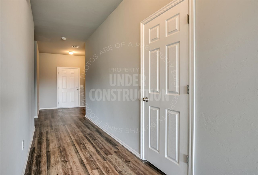 4 Bedrooms Bedrooms, ,2 BathroomsBathrooms,Residential,Single Family,Ravine,1,132100