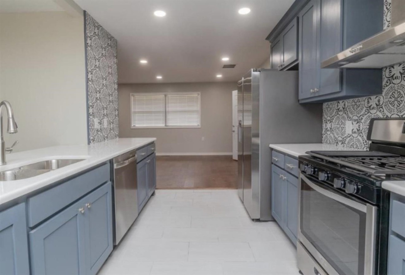4 Bedrooms Bedrooms, ,3 BathroomsBathrooms,Residential,Single Family,823 Ranch,1,132104