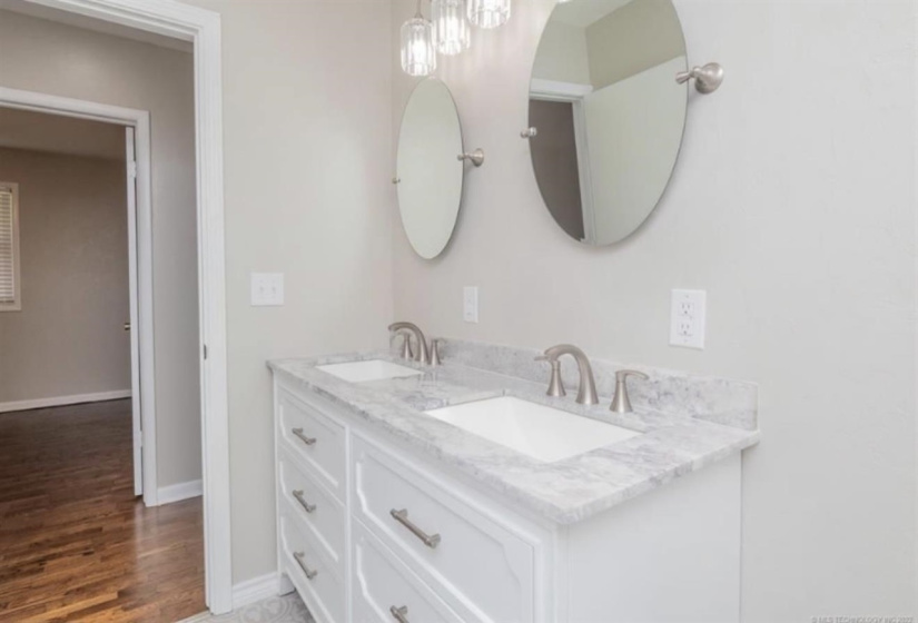 4 Bedrooms Bedrooms, ,3 BathroomsBathrooms,Residential,Single Family,823 Ranch,1,132104