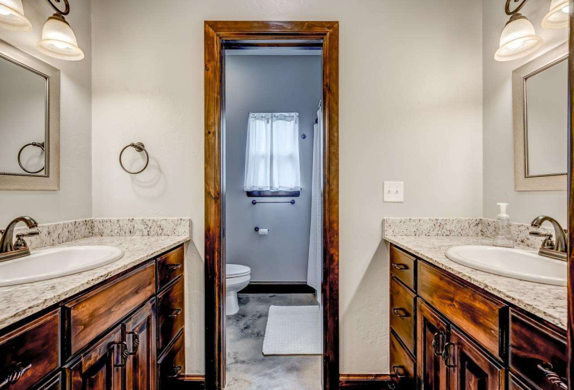 5 Bedrooms Bedrooms, ,3 BathroomsBathrooms,Residential,Single Family,Dawson,2,132105