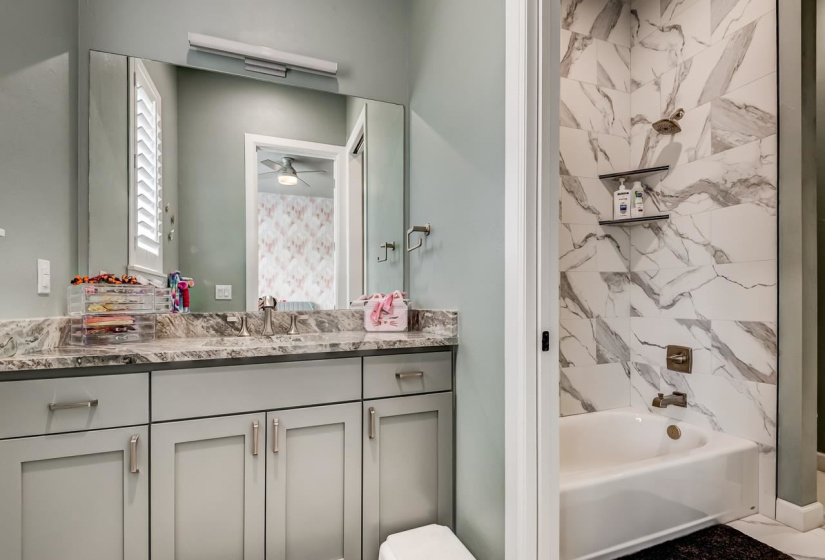 4 Bedrooms Bedrooms, ,3 BathroomsBathrooms,Residential,Single Family,Fiddlers Hill,1.5,132109