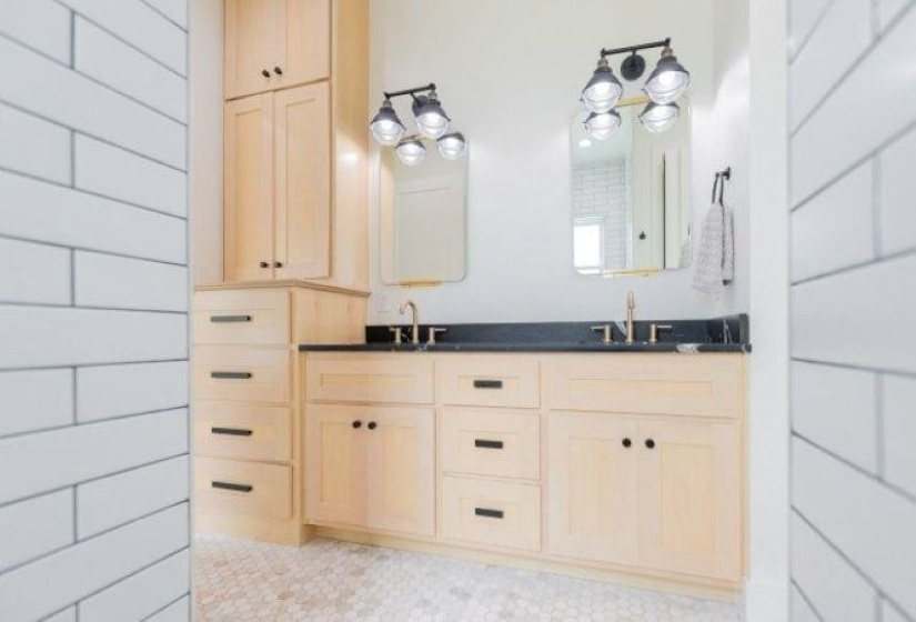 5 Bedrooms Bedrooms, ,3 BathroomsBathrooms,Residential,Single Family,Country Club,2,132111