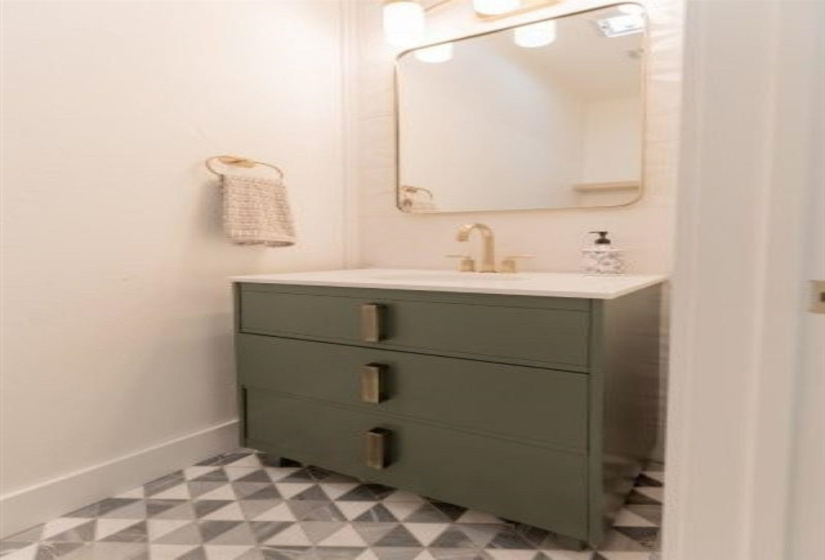 5 Bedrooms Bedrooms, ,3 BathroomsBathrooms,Residential,Single Family,Country Club,2,132111