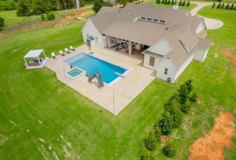 5 Bedrooms Bedrooms, ,3 BathroomsBathrooms,Residential,Single Family,Country Club,2,132111