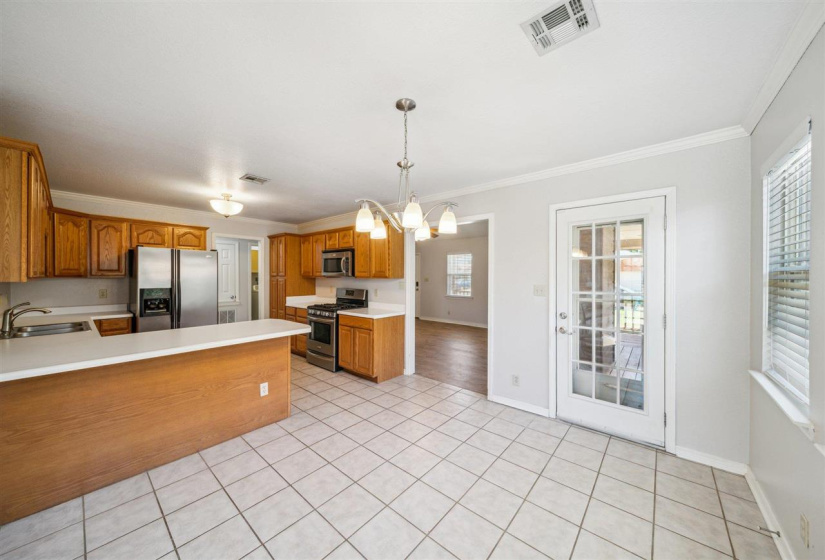 3 Bedrooms Bedrooms, ,2 BathroomsBathrooms,Residential,Single Family,Burdick,1,132121