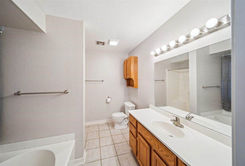 3 Bedrooms Bedrooms, ,2 BathroomsBathrooms,Residential,Single Family,Burdick,1,132121