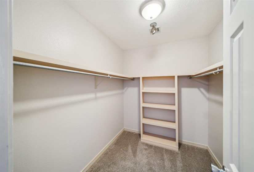 3 Bedrooms Bedrooms, ,2 BathroomsBathrooms,Residential,Single Family,Burdick,1,132121