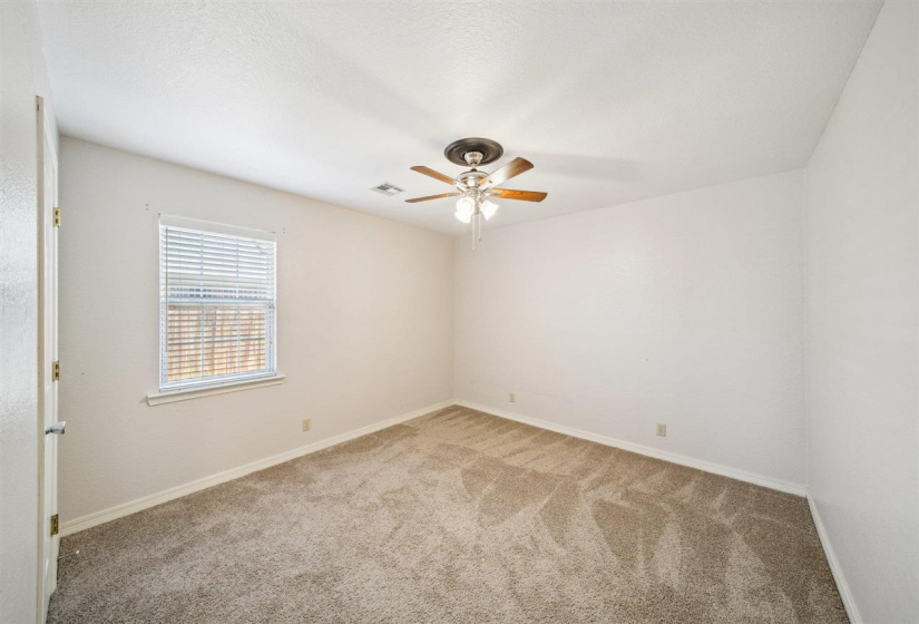 3 Bedrooms Bedrooms, ,2 BathroomsBathrooms,Residential,Single Family,Burdick,1,132121
