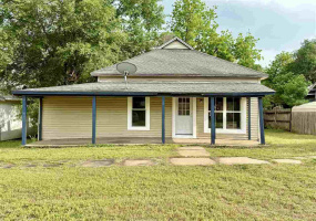 3 Bedrooms Bedrooms, ,1 BathroomBathrooms,Residential,Single Family,Holly,1,132130