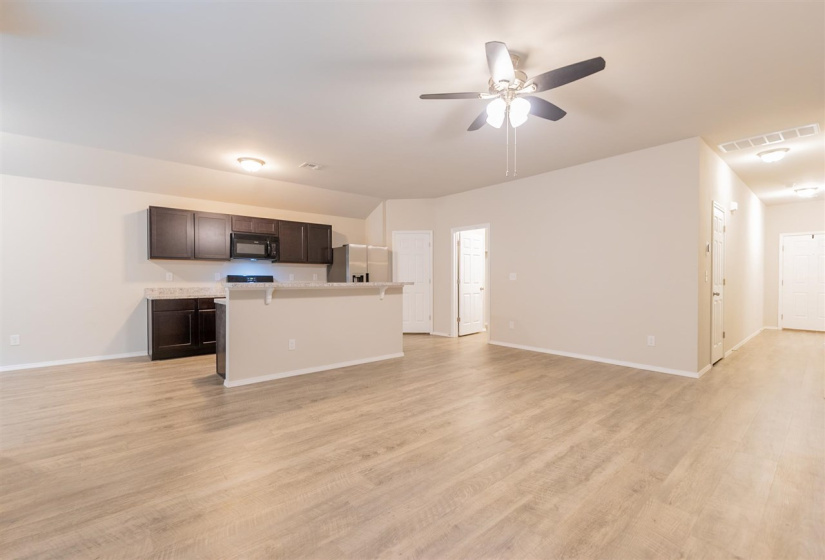 4 Bedrooms Bedrooms, ,2 BathroomsBathrooms,Residential,Single Family,Carnley,1,132131