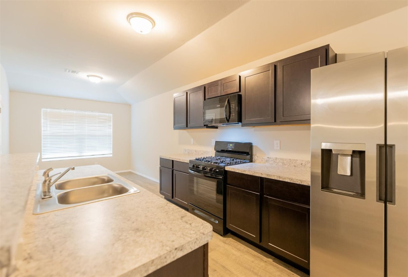 4 Bedrooms Bedrooms, ,2 BathroomsBathrooms,Residential,Single Family,Carnley,1,132131
