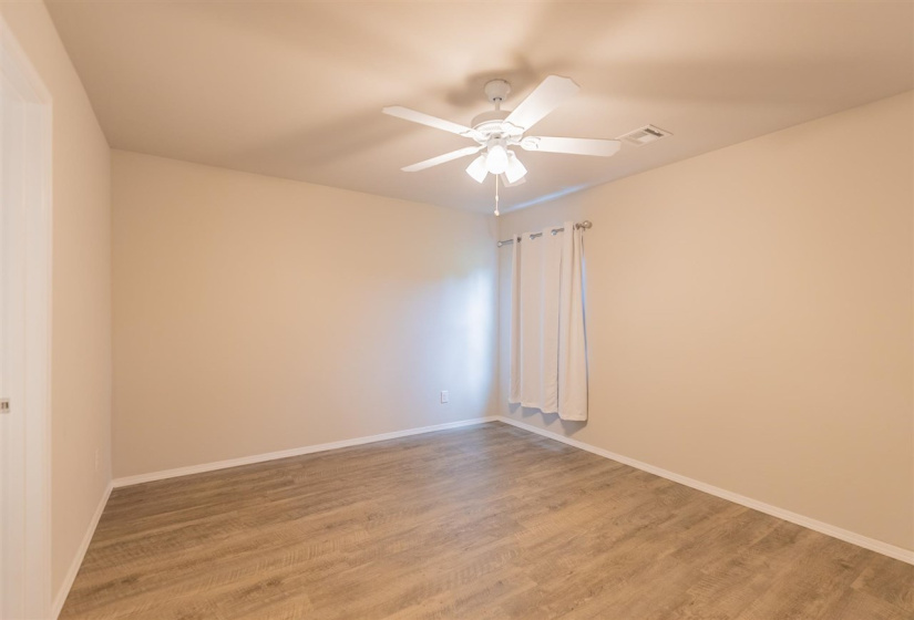 4 Bedrooms Bedrooms, ,2 BathroomsBathrooms,Residential,Single Family,Carnley,1,132131