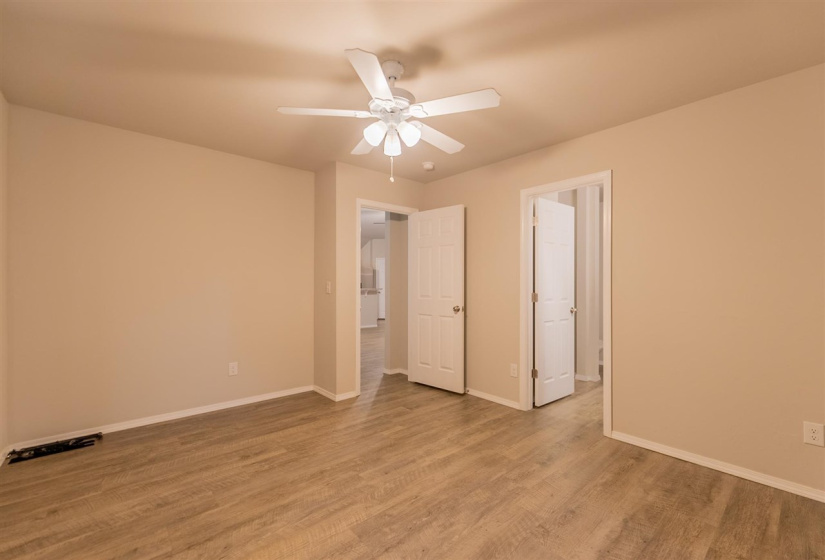 4 Bedrooms Bedrooms, ,2 BathroomsBathrooms,Residential,Single Family,Carnley,1,132131