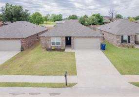 4 Bedrooms Bedrooms, ,2 BathroomsBathrooms,Residential,Single Family,Carnley,1,132131