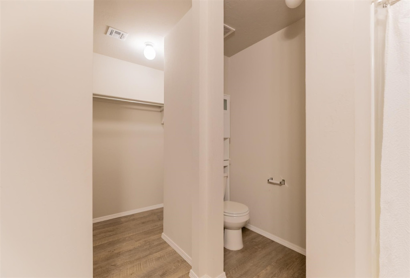 4 Bedrooms Bedrooms, ,2 BathroomsBathrooms,Residential,Single Family,Carnley,1,132131