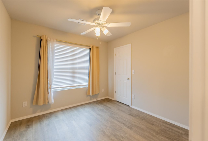 4 Bedrooms Bedrooms, ,2 BathroomsBathrooms,Residential,Single Family,Carnley,1,132131