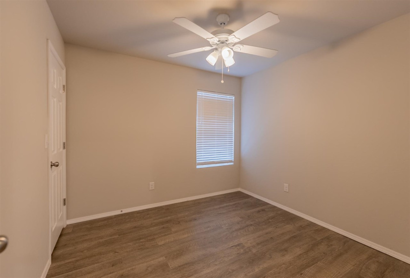 4 Bedrooms Bedrooms, ,2 BathroomsBathrooms,Residential,Single Family,Carnley,1,132131