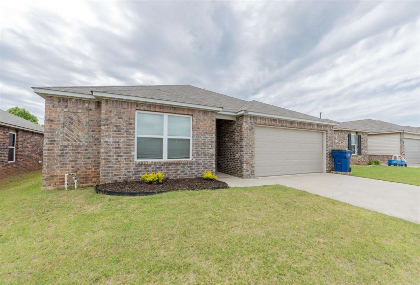 4 Bedrooms Bedrooms, ,2 BathroomsBathrooms,Residential,Single Family,Carnley,1,132131