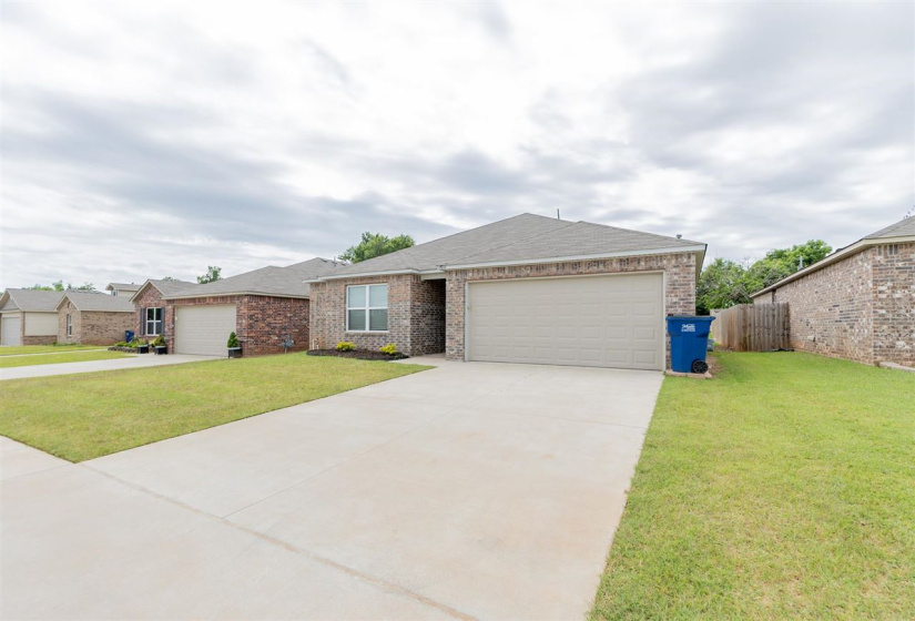 4 Bedrooms Bedrooms, ,2 BathroomsBathrooms,Residential,Single Family,Carnley,1,132131