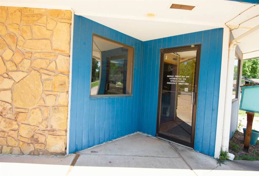 11 BathroomsBathrooms,Commercial/industrial,Commercial,9th,1,132137