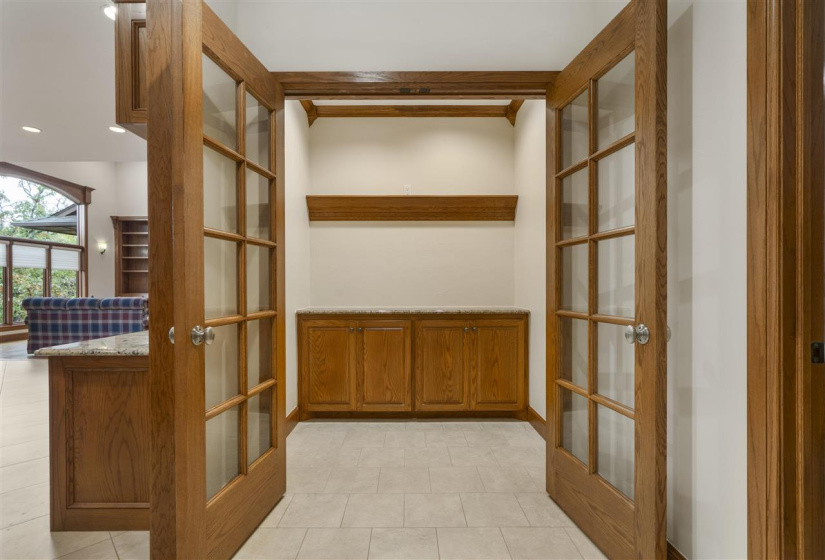 5 Bedrooms Bedrooms, ,4 BathroomsBathrooms,Residential,Single Family,Old Pond,1.5,132140