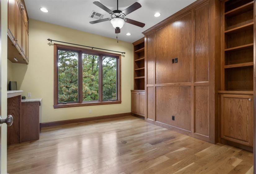 5 Bedrooms Bedrooms, ,4 BathroomsBathrooms,Residential,Single Family,Old Pond,1.5,132140