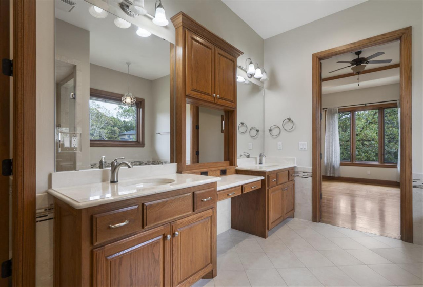 5 Bedrooms Bedrooms, ,4 BathroomsBathrooms,Residential,Single Family,Old Pond,1.5,132140