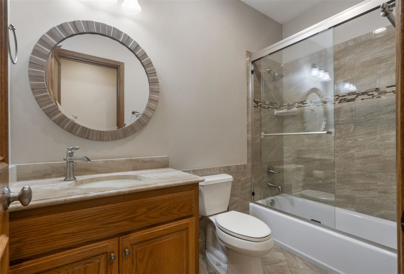 5 Bedrooms Bedrooms, ,4 BathroomsBathrooms,Residential,Single Family,Old Pond,1.5,132140