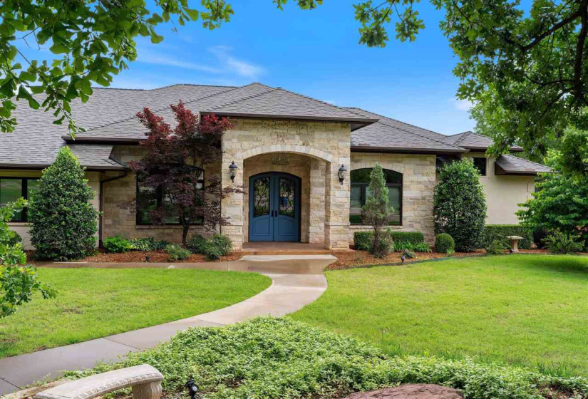5 Bedrooms Bedrooms, ,4 BathroomsBathrooms,Residential,Single Family,Old Pond,1.5,132140