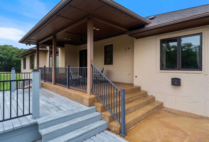 5 Bedrooms Bedrooms, ,4 BathroomsBathrooms,Residential,Single Family,Old Pond,1.5,132140