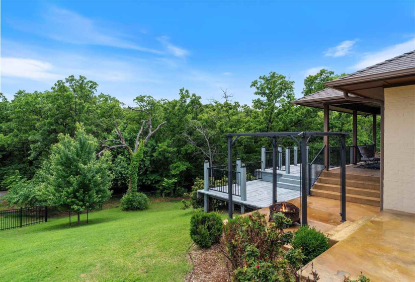 5 Bedrooms Bedrooms, ,4 BathroomsBathrooms,Residential,Single Family,Old Pond,1.5,132140