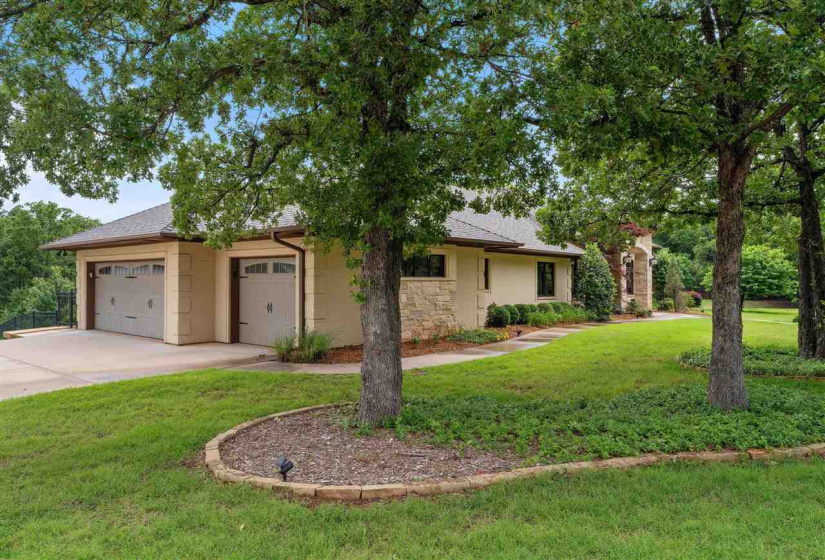 5 Bedrooms Bedrooms, ,4 BathroomsBathrooms,Residential,Single Family,Old Pond,1.5,132140