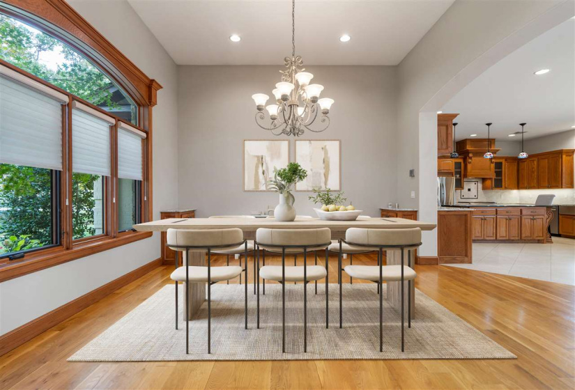 5 Bedrooms Bedrooms, ,4 BathroomsBathrooms,Residential,Single Family,Old Pond,1.5,132140