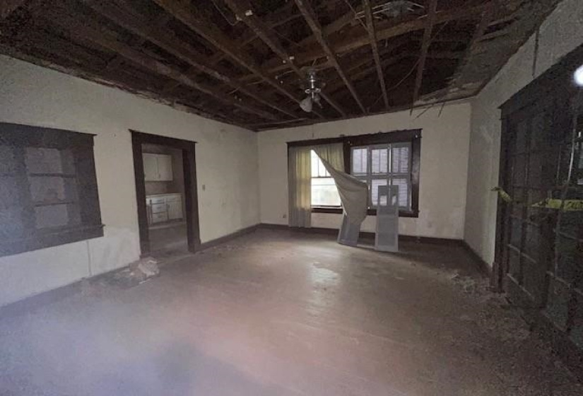 4 Bedrooms Bedrooms, 0 ,1 BathroomBathrooms,Residential,Single Family,Cedar,1.5,132150