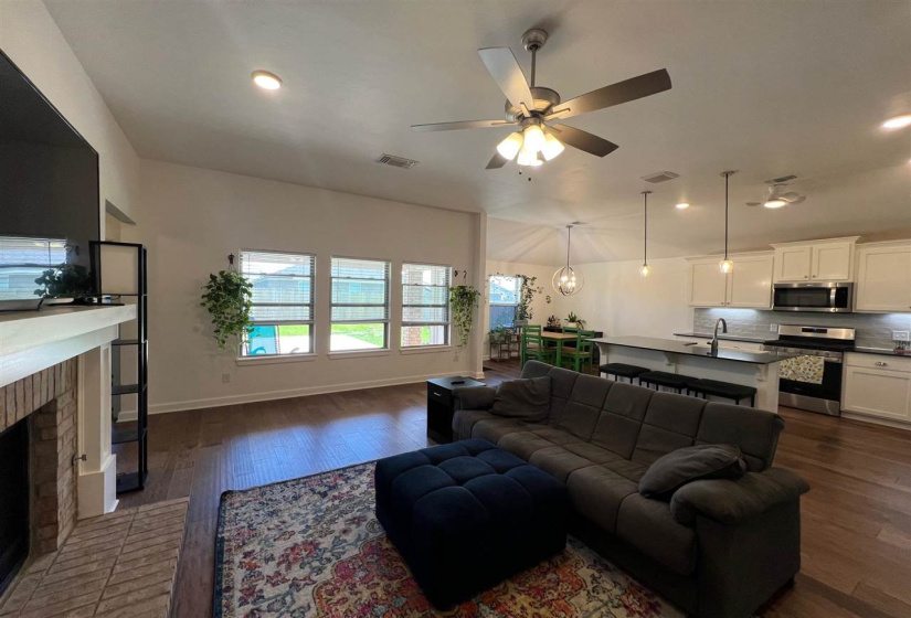 4 Bedrooms Bedrooms, ,2 BathroomsBathrooms,Residential,Single Family,Platinum,1,132151