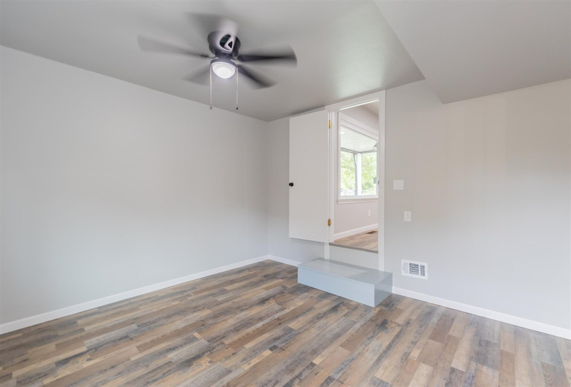 3 Bedrooms Bedrooms, ,2 BathroomsBathrooms,Residential,Single Family,Kings,1.5,132154
