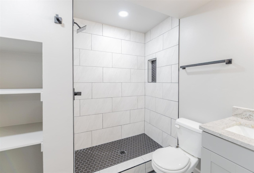 3 Bedrooms Bedrooms, ,2 BathroomsBathrooms,Residential,Single Family,Kings,1.5,132154