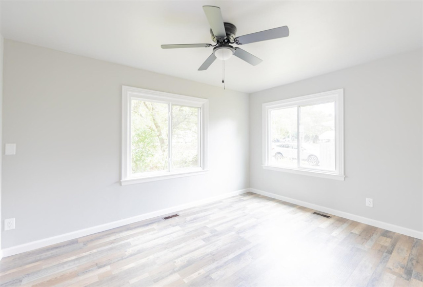 3 Bedrooms Bedrooms, ,2 BathroomsBathrooms,Residential,Single Family,Kings,1.5,132154