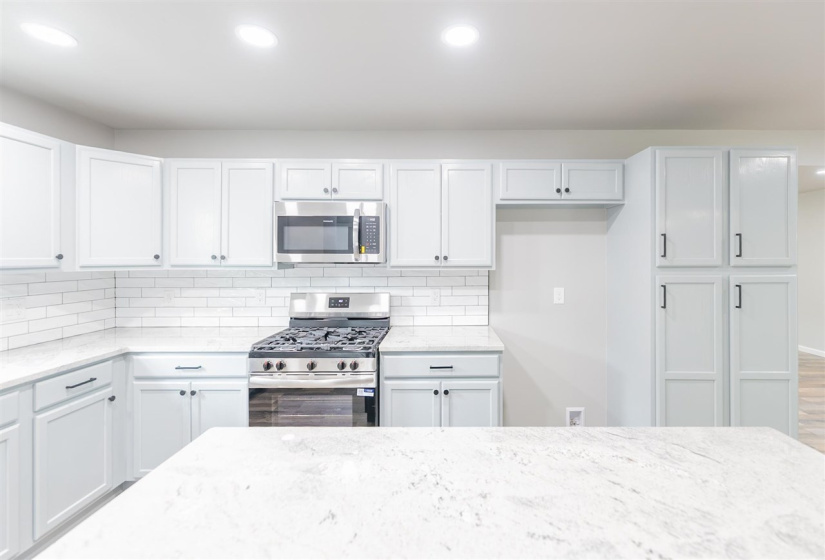 3 Bedrooms Bedrooms, ,2 BathroomsBathrooms,Residential,Single Family,Kings,1.5,132154