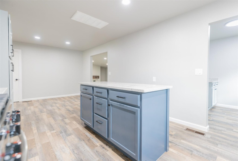 3 Bedrooms Bedrooms, ,2 BathroomsBathrooms,Residential,Single Family,Kings,1.5,132154
