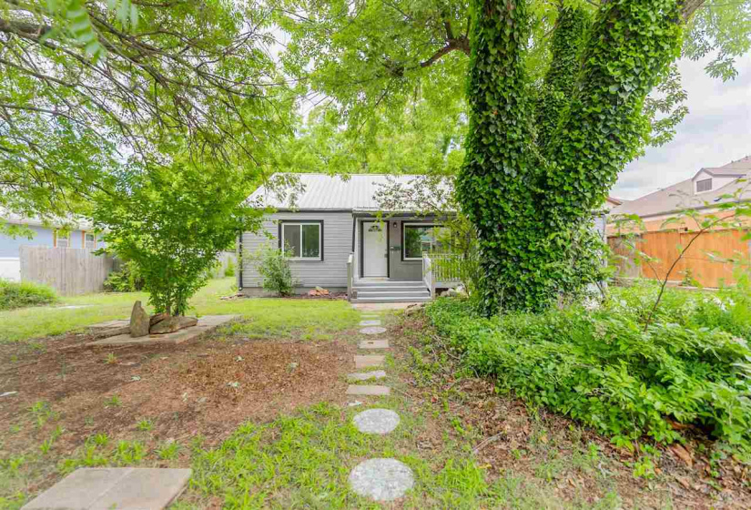 3 Bedrooms Bedrooms, ,2 BathroomsBathrooms,Residential,Single Family,Kings,1.5,132154