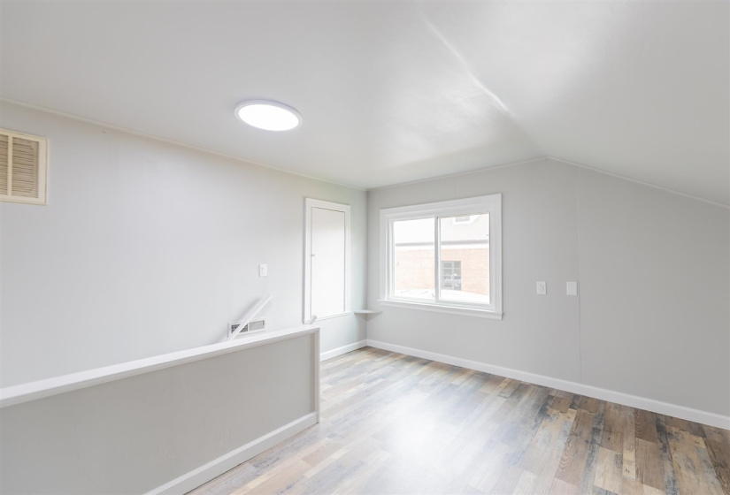 3 Bedrooms Bedrooms, ,2 BathroomsBathrooms,Residential,Single Family,Kings,1.5,132154