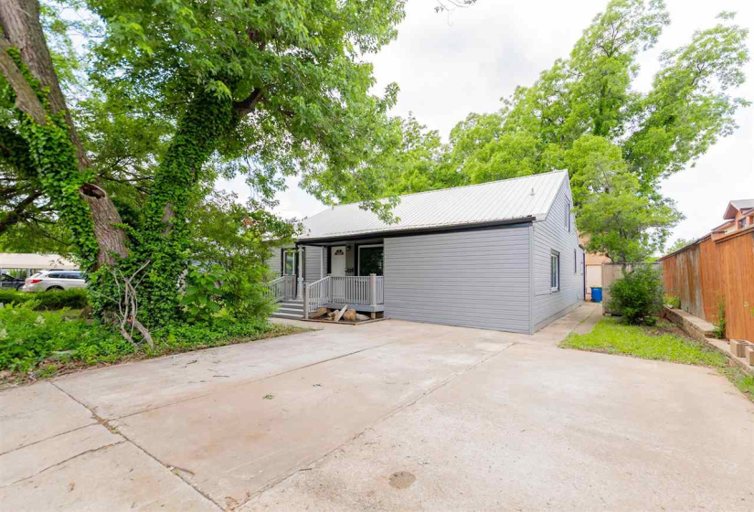 3 Bedrooms Bedrooms, ,2 BathroomsBathrooms,Residential,Single Family,Kings,1.5,132154