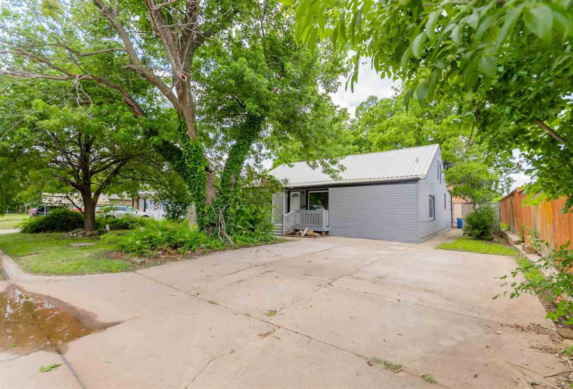 3 Bedrooms Bedrooms, ,2 BathroomsBathrooms,Residential,Single Family,Kings,1.5,132154