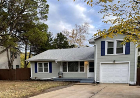 3 Bedrooms Bedrooms, ,2 BathroomsBathrooms,Residential,Single Family,Sunset,1.5,132155