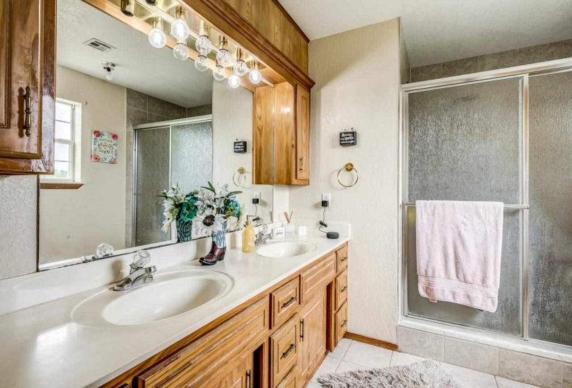 3 Bedrooms Bedrooms, ,2 BathroomsBathrooms,Residential,Single Family,99,1,132169